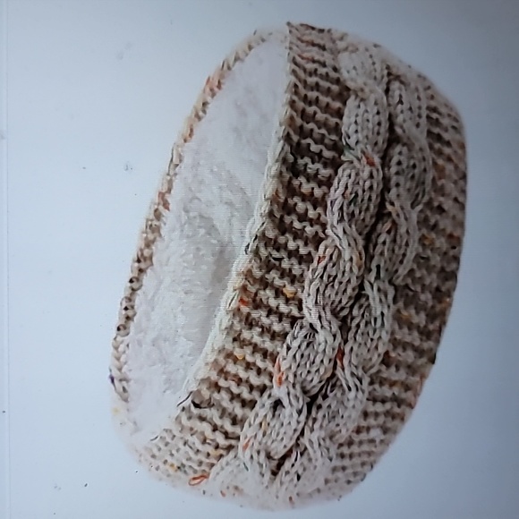 Ear Warmer Headband With Faux Fur Lining - Picture 1 of 3